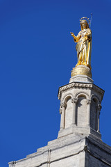 Fototapeta na wymiar Statue Notre Dame des Doms 