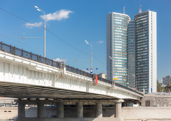 Fototapeta na wymiar Novoarbatsky bridge in Moscow
