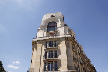 Obraz premium Immeuble ancien du quartier de Passy à Paris