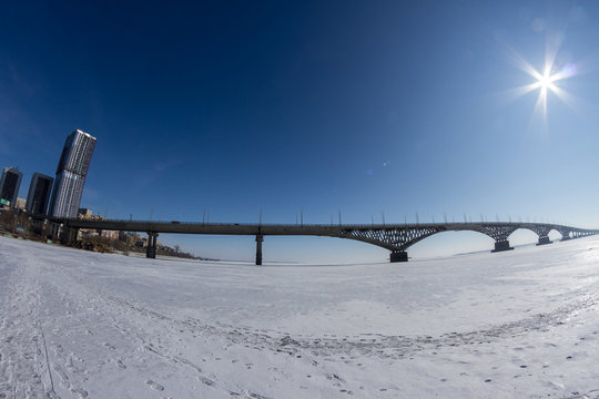 Саратовский мост зимой