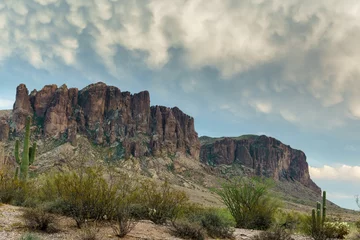 Foto op Canvas Sunset approaches the Superstition Mountains © jearlwebb