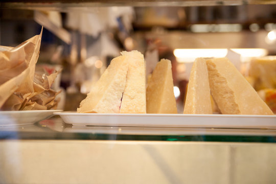 K&auml;se auf dem Markt