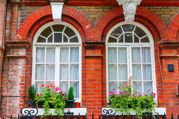 Fototapeta na wymiar historical buildings in Kensington, London