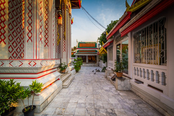 Fototapeta na wymiar The historic Wat Chakrawatrachawat Woramahawihan Buddhist temple