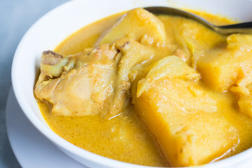 Chicken Massaman Curry ( Yellow Curry )