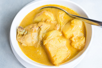 Chicken Massaman Curry ( Yellow Curry )