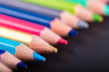 Obraz premium multicolored sharpened pencils close-up