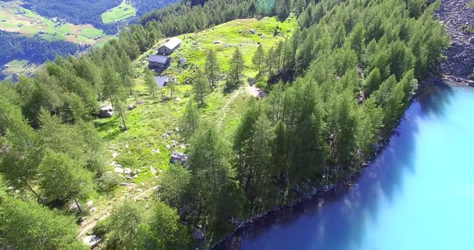 Aerial 4k - Valmalenco (IT) - Valtellina - Lagazzuolo - 1992 slm - Rifugio Alpini 