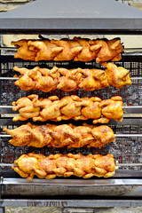 Brathähnchen am Vertikalgrill