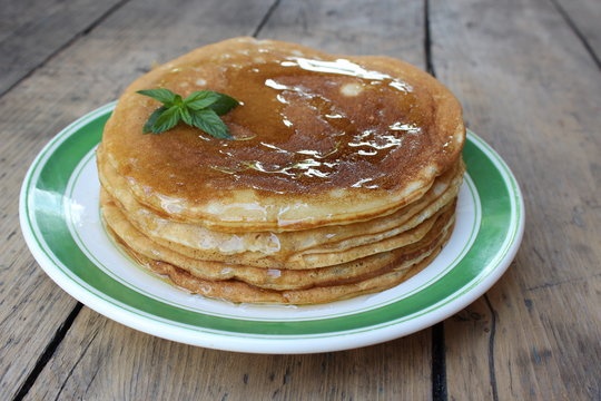 Pancake cake with honey