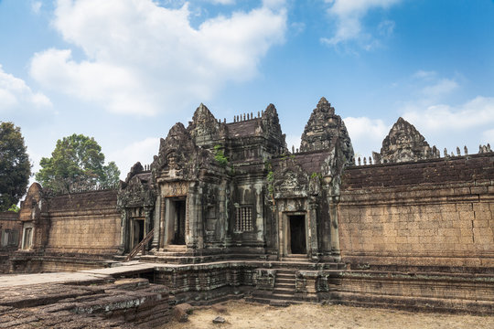 Banteay Samre hindu temple, Angkor, Cambodia. Blue sky background
