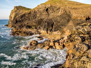 Naklejka premium Rocky coastline near Port Quin