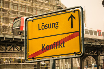Fototapeta premium Schild 113 - Konflikt