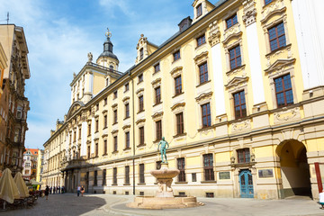 Fototapeta na wymiar University of Wrocław Fechterbrunnen of Hugo Lederer in Poland