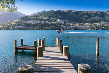 Naklejka premium Beautiful sunset at Lake Wakatipu