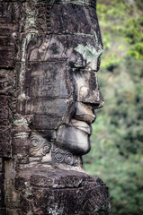 Fototapeta na wymiar Angkor Wat temple statue
