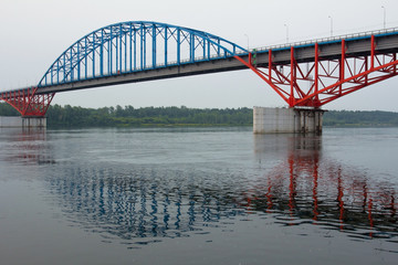 Автомобильный мост через реку. Путешествие начинается. Automobiled Bridge through the river. Travel begins 