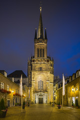 Fototapeta na wymiar Aachen Cathedral And Domhof At Night