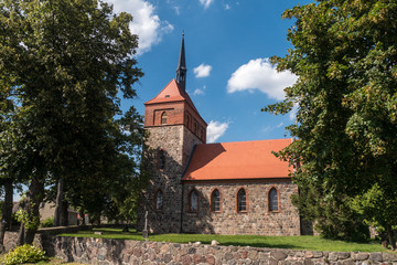 Fototapeta na wymiar Dorfkirche Wesendahl - Altlandsberg, Brandenburg