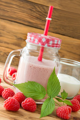 Himbeeren  - Getränk mit Joghurt