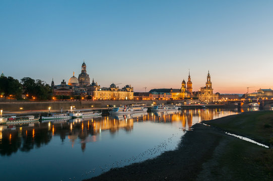 Dresden in der Abenddämmerung, Deutschland