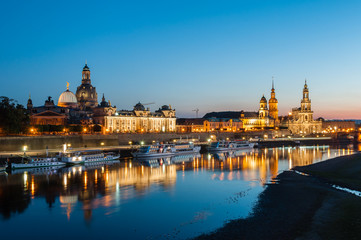 Fototapeta na wymiar Dresden am Abend; Deutschland