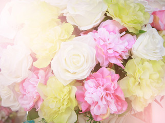Obraz na płótnie Canvas flowers bouquet arrange for decoration in home, vintage style