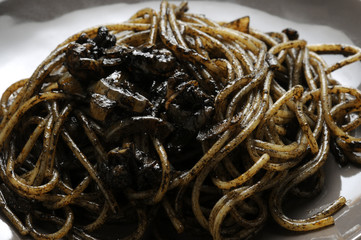 Nero di seppia Cephalopod ink Tinta de calamar Spaghetti Sépia 먹물 Encre de seiche Tinta dos cefalópodos Borra Pasta Cucina italiana Italian cuisine siciliana Sizilianische Küche 西西里飲食