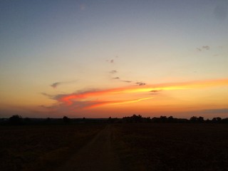 Fototapeta na wymiar tramonto cielo