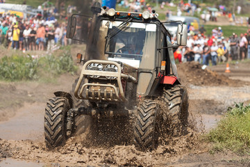 Races without rules. Racing on tractors.