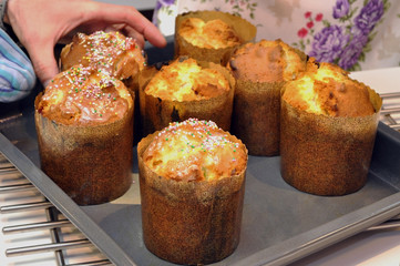 Easter cakes on the grey tray