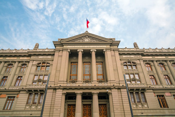 Fototapeta na wymiar Palacio de Tribunales de Justicia in downtown Santiago