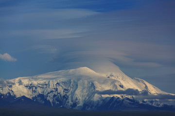 Naklejka na ściany i meble Mountains in Alaska