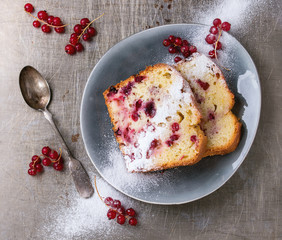 Cake with red currant