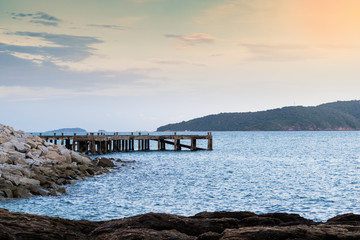 Obraz premium Old concrete jetty before sunset.