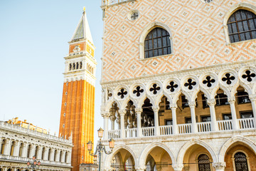 Fototapeta na wymiar Morning view on Doges palace and San Marco tower in the center of Venice