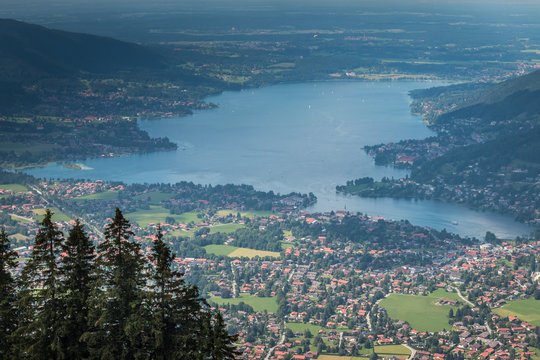 Der Tegernsee in Bayern vom Wallberg aus