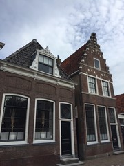 Fototapeta na wymiar Due case in pietra di Enkhuizen, Olanda