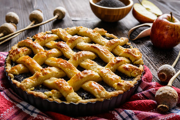 Grid cake with poppy seed filling