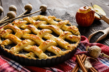 Grid cake with poppy seed filling