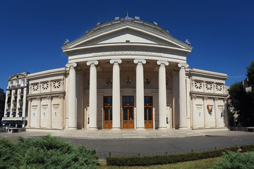 Fototapeta na wymiar Panoramic view of the Romanian Athenaeum, an important concert hall and landmark for Bucharest and Romania