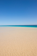 Fototapeta na wymiar Peaceful Paradise turquoise ocean beach