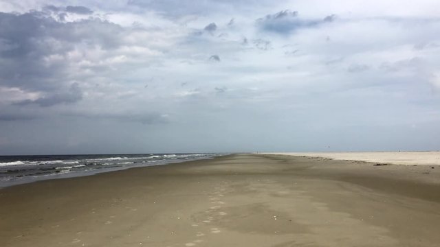 Strand an der Nordsee mit Fu&szlig;badr&uuml;cken