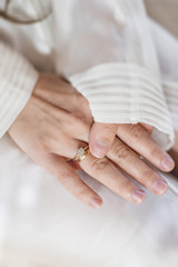 Obraz na płótnie Canvas Rustic style wedding ring on a cushion