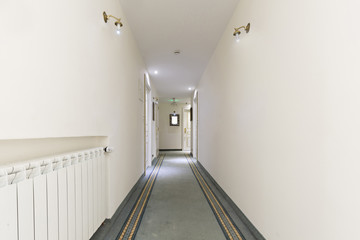 Fototapeta na wymiar Hotel corridor