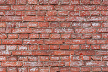 Obraz premium Brick wall with chalk and traces of paint