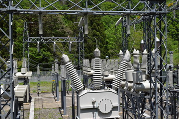 山間部の変電所