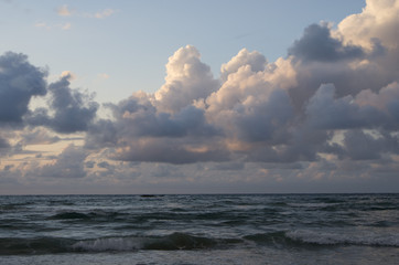 夕暮れの日本海
