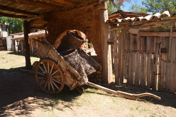 carro de madera antiguo