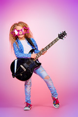 Fototapeta premium guitarist girl